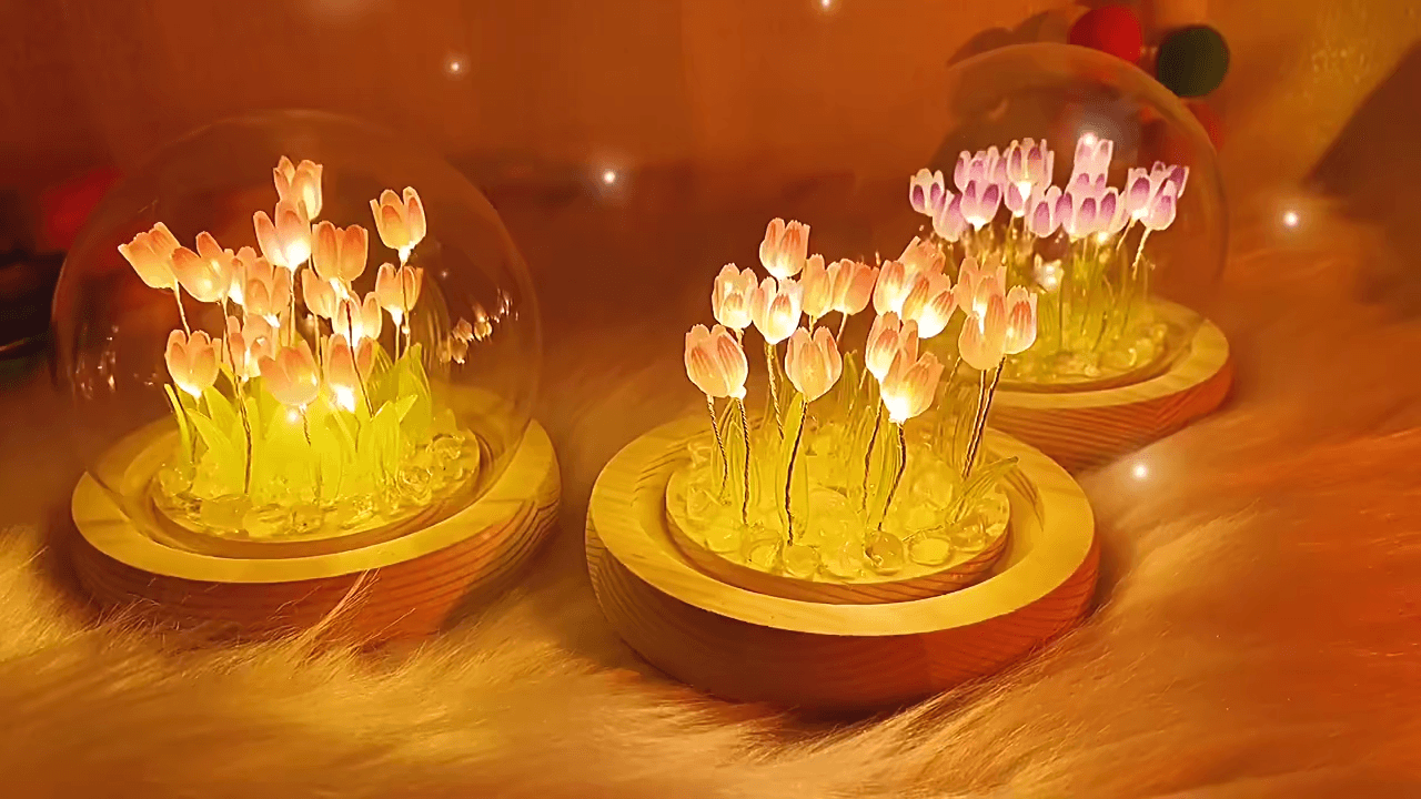 Round Shape Warm Light Tulip Cloud Decorative Table Light and Mirror